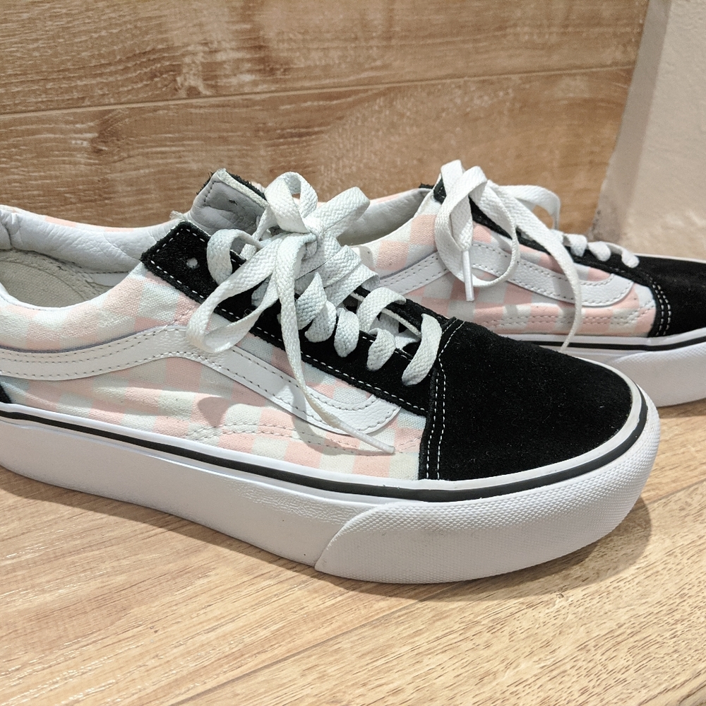 Pink and black checkered platform vans